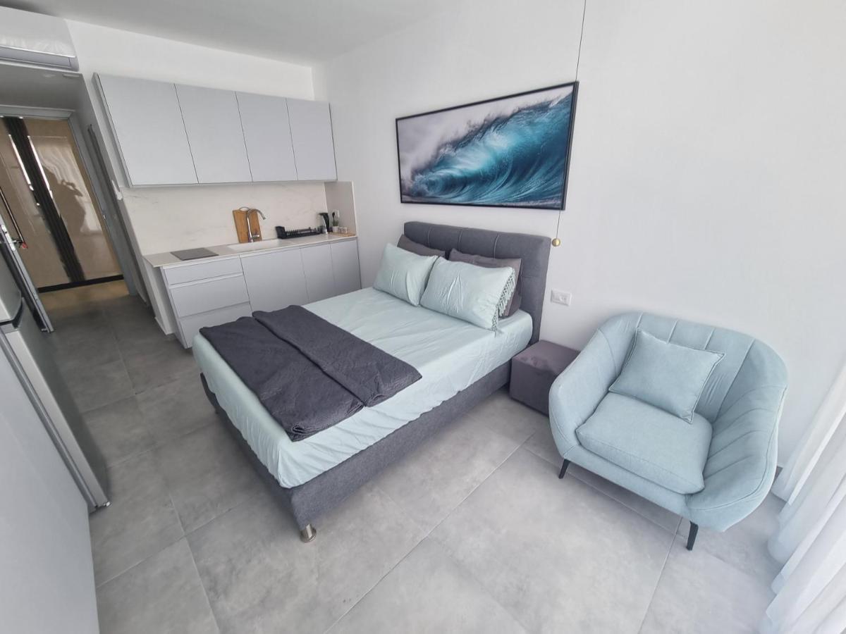 חוויה בכיכר Appartement Netanja Buitenkant foto