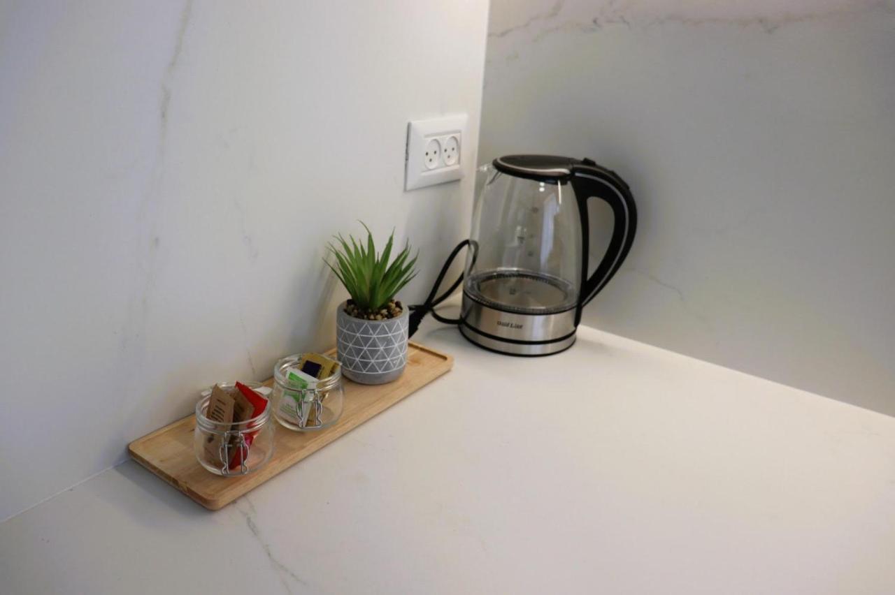 חוויה בכיכר Appartement Netanja Buitenkant foto